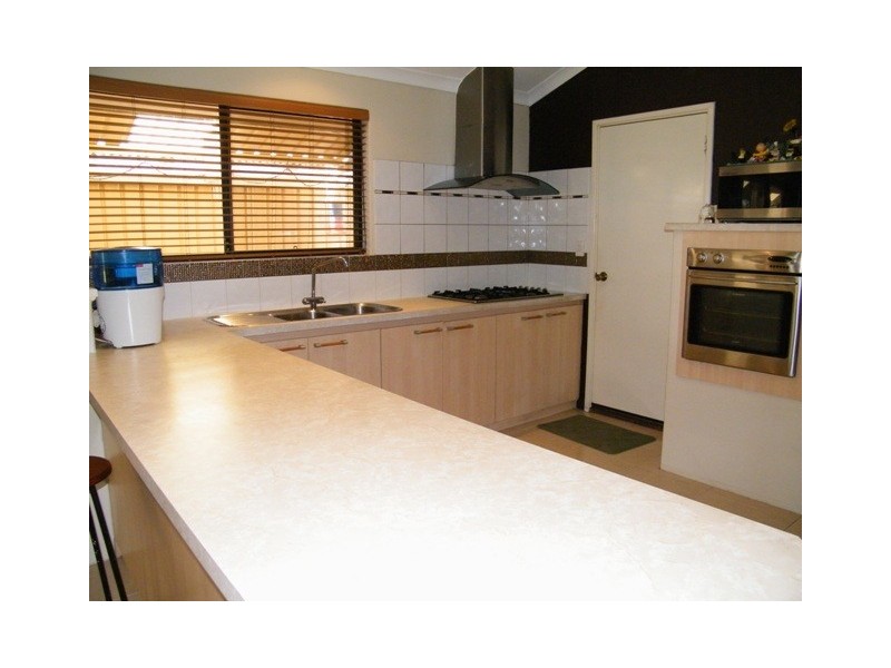 10  Sefton Place, Landsdale WA 6065