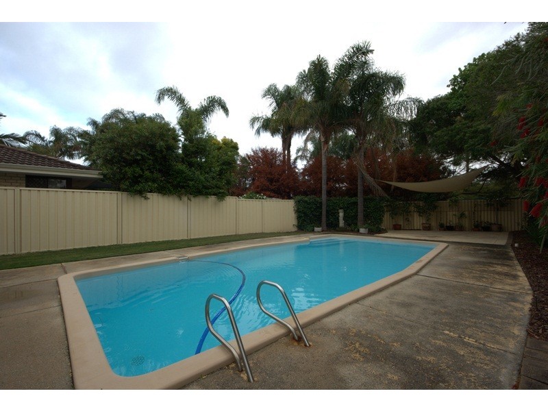 11  Arthur Court, Carine WA 6020