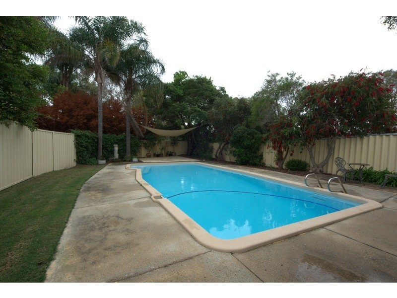 11  Arthur Court, Carine WA 6020