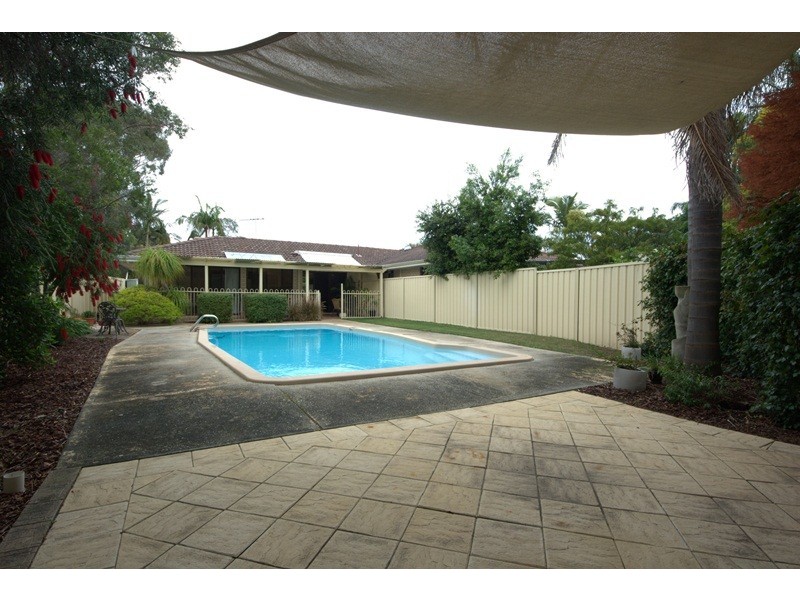 11  Arthur Court, Carine WA 6020