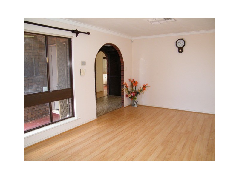 183 ERINDALE RD, Hamersley WA 6022