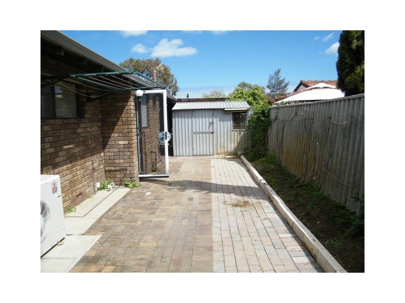 183 ERINDALE RD, Hamersley WA 6022