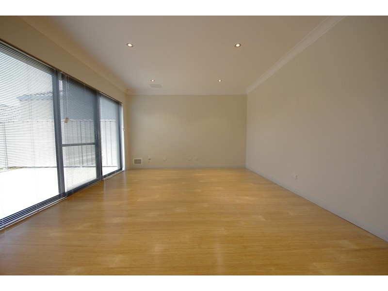 4/372 light street, Dianella WA 6059