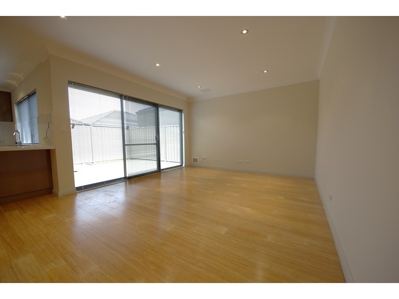 4/372 light street, Dianella WA 6059