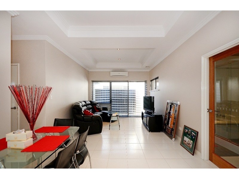 8 Mercer Way, Balga WA 6061