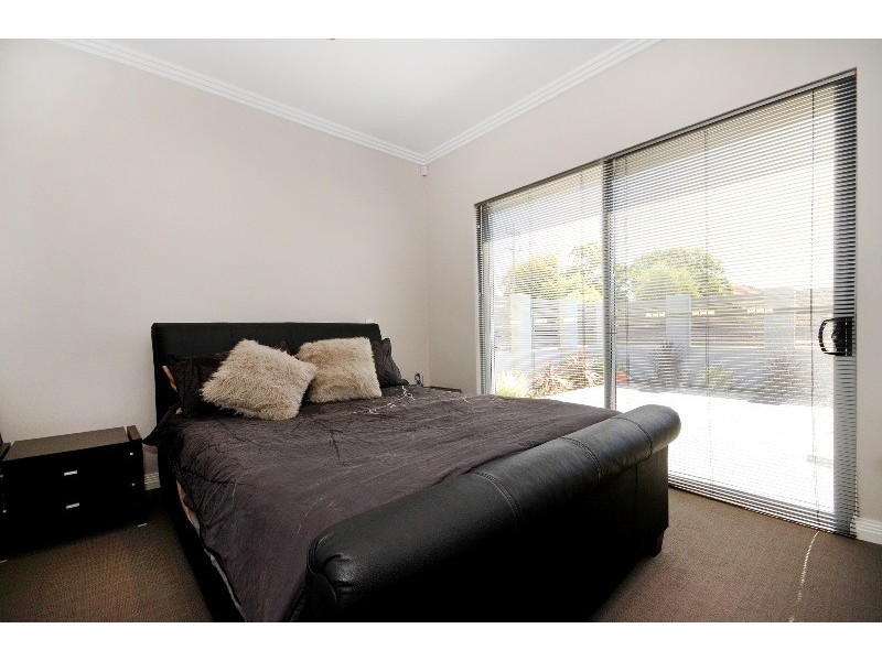 8 Mercer Way, Balga WA 6061