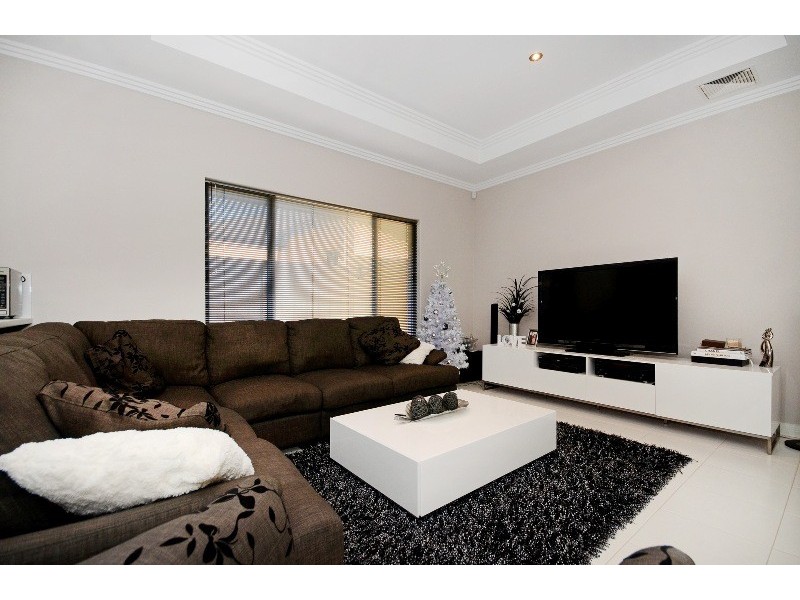 12 Mercer Way, Balga WA 6061