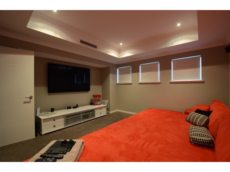 3 Podman Loop, North Coogee WA 6163