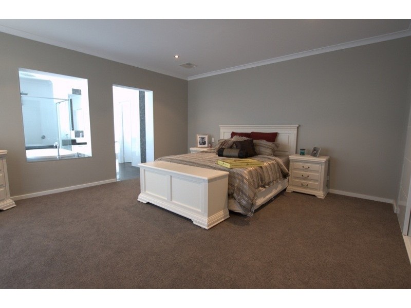 3 Podman Loop, North Coogee WA 6163