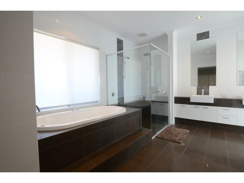 3 Podman Loop, North Coogee WA 6163