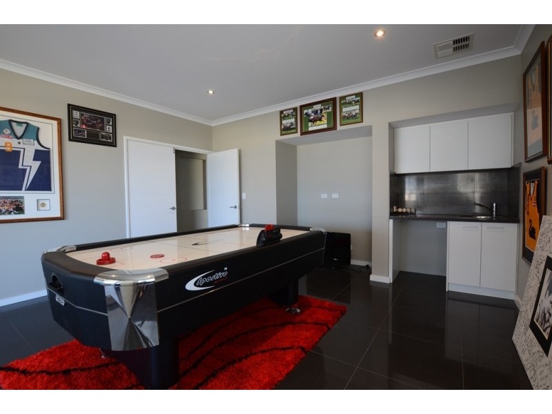 3 Podman Loop, North Coogee WA 6163