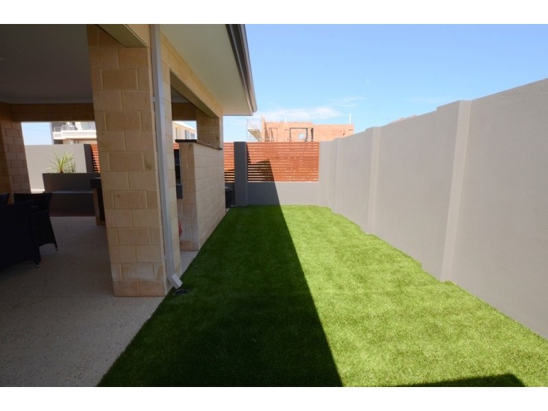 3 Podman Loop, North Coogee WA 6163