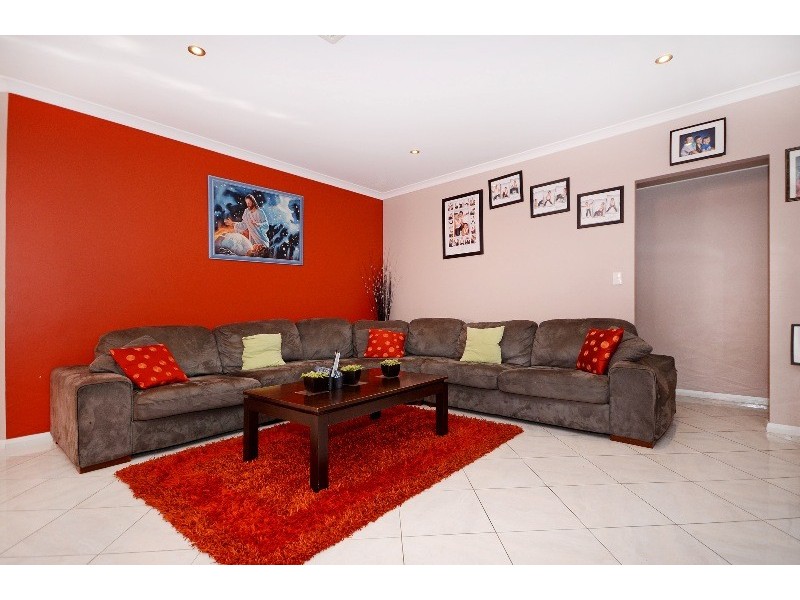 57 Kingsway, Madeley WA 6065