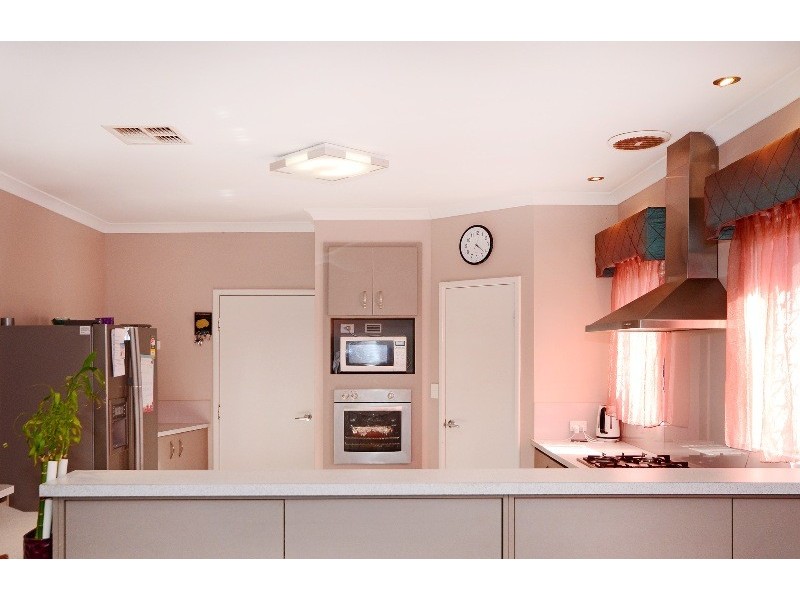 57 Kingsway, Madeley WA 6065