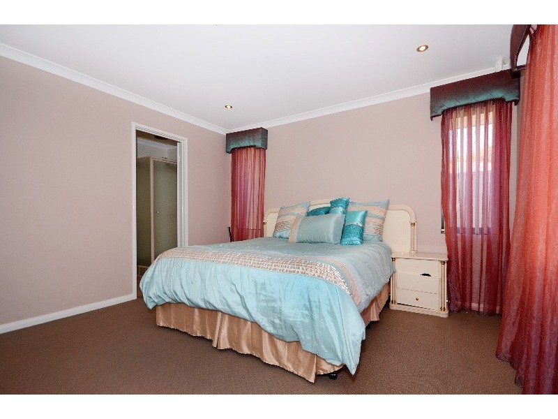 57 Kingsway, Madeley WA 6065