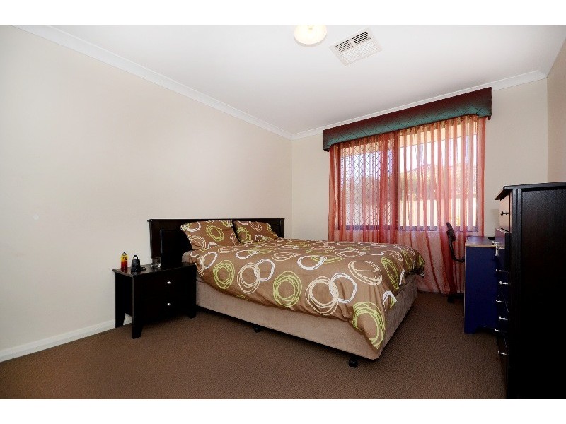 57 Kingsway, Madeley WA 6065