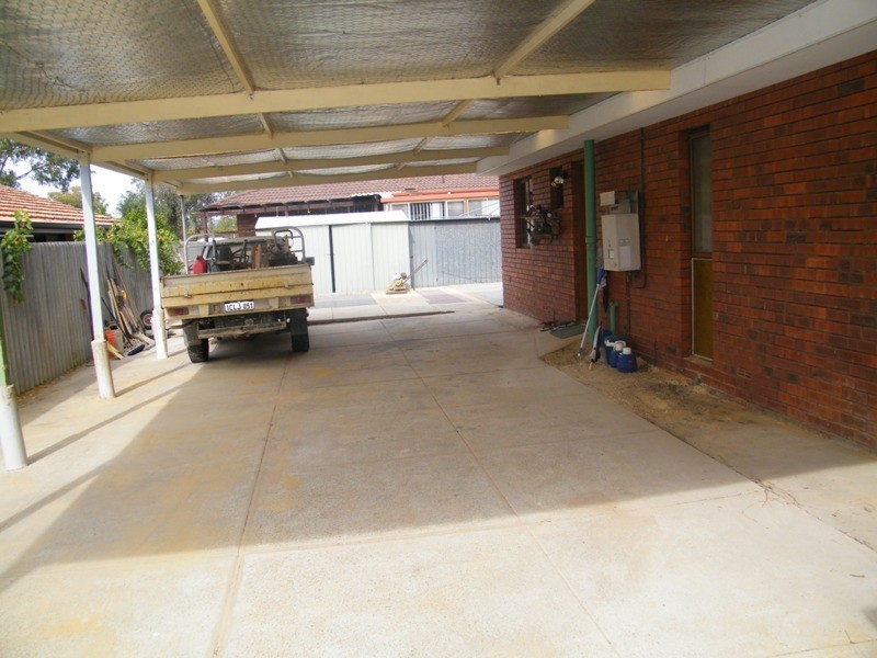 1 Griffith Way, Thornlie WA 6108