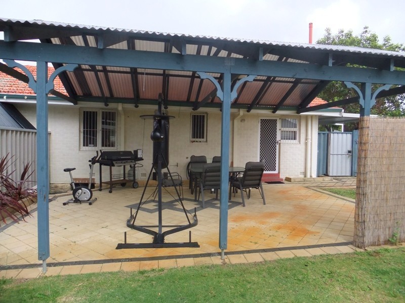 5A Compton Street, Balga WA 6061