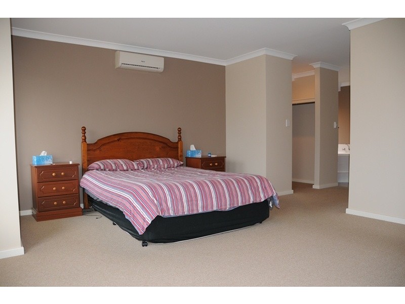 33 Hennessy Drive, Ashby WA 6065