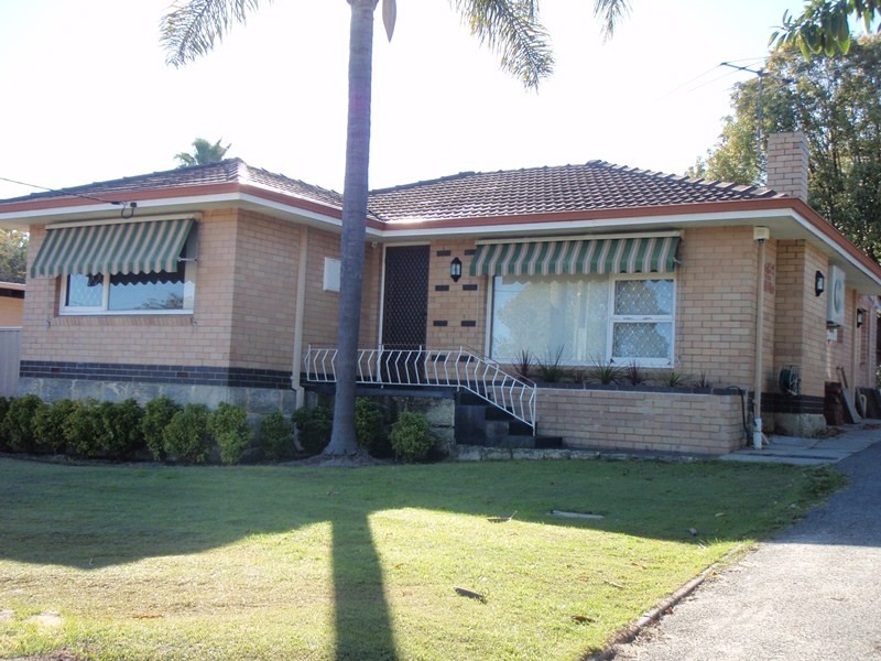 18 Wychcross Street, Westminster WA 6061