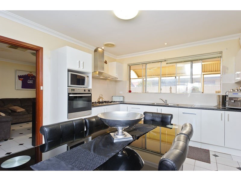 35 Whittle Place, Stirling WA 6021