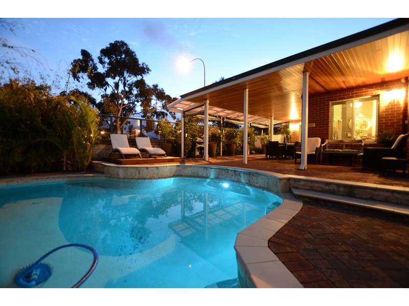 32 Ash Grove, Duncraig WA 6023