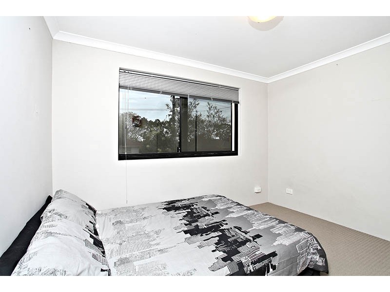 12 Poynings Street, Westminster WA 6061