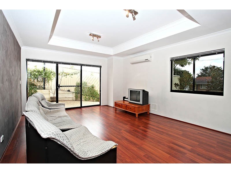 12 Poynings Street, Westminster WA 6061