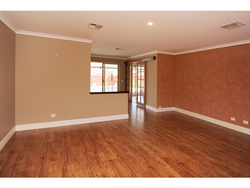 3 Holbury Way, Landsdale WA 6065