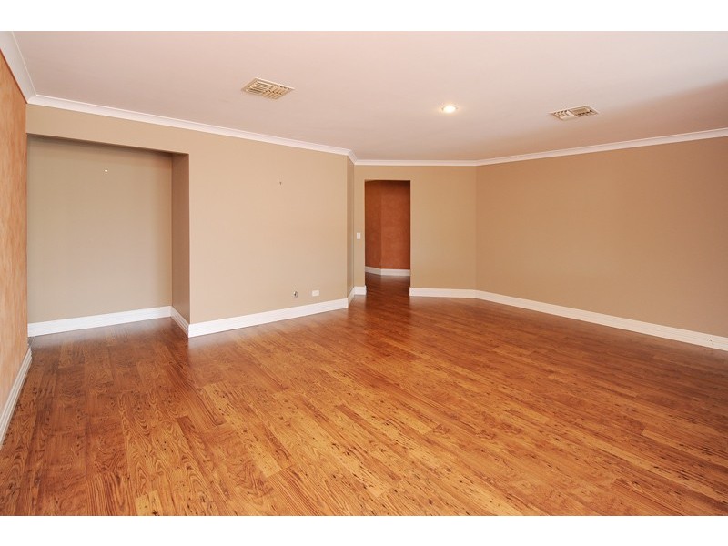 3 Holbury Way, Landsdale WA 6065