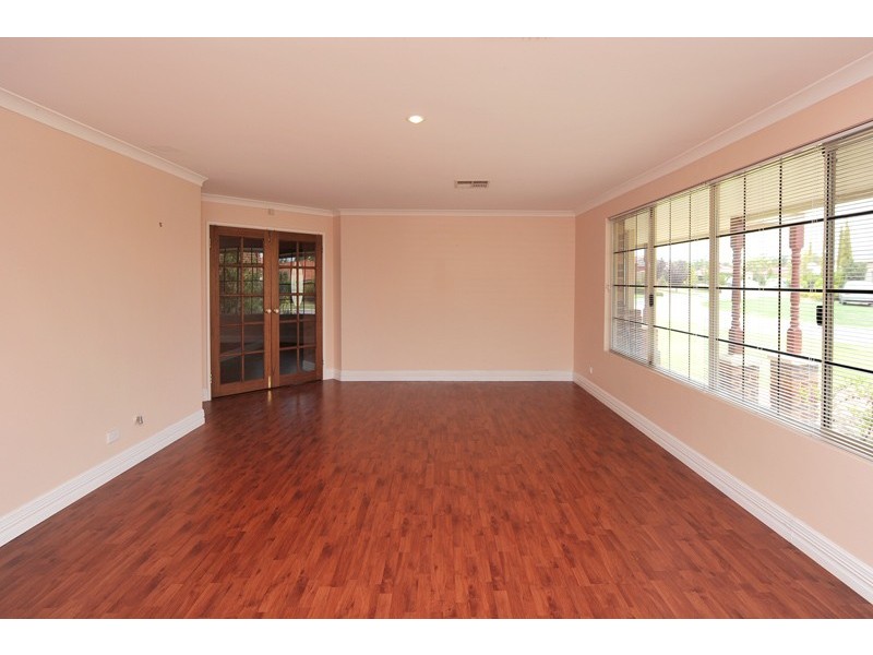 3 Holbury Way, Landsdale WA 6065