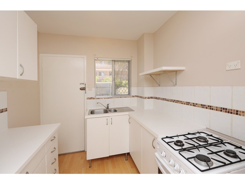 24B/305 Harbourne Street, Glendalough WA 6016