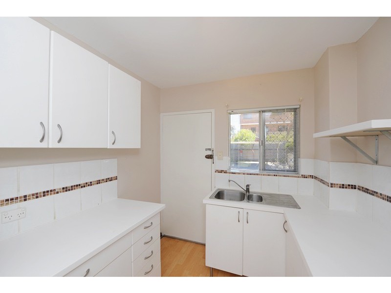 24B/305 Harbourne Street, Glendalough WA 6016