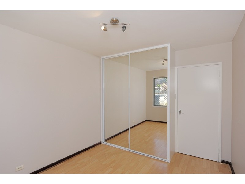 24B/305 Harbourne Street, Glendalough WA 6016