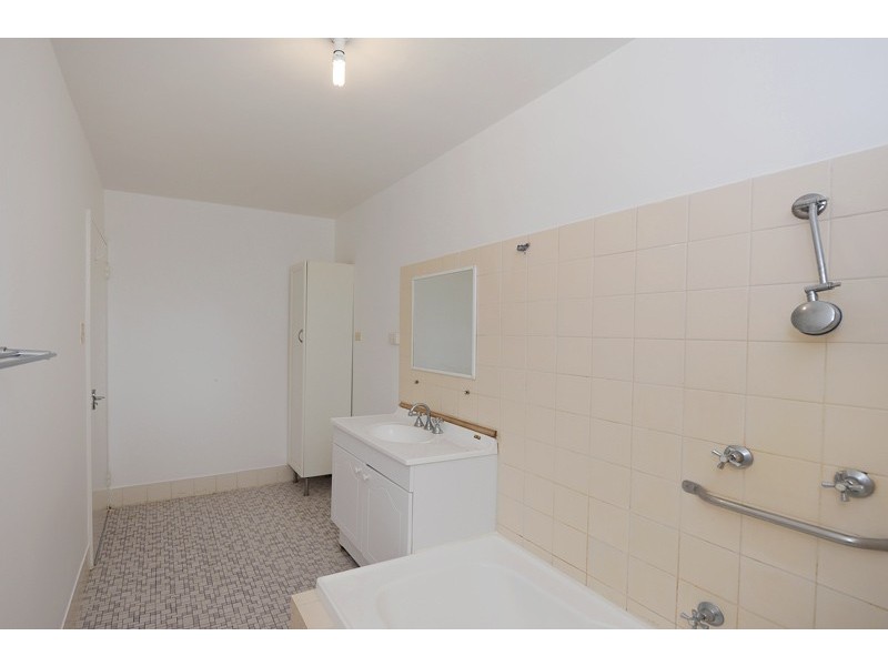 24B/305 Harbourne Street, Glendalough WA 6016