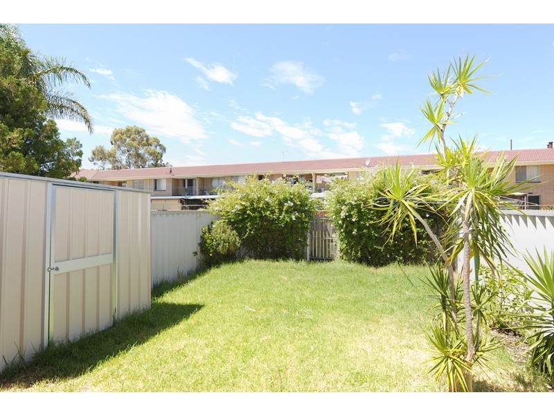 24B/305 Harbourne Street, Glendalough WA 6016