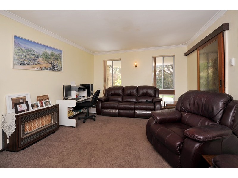 582 Beach Road, Hamersley WA 6022