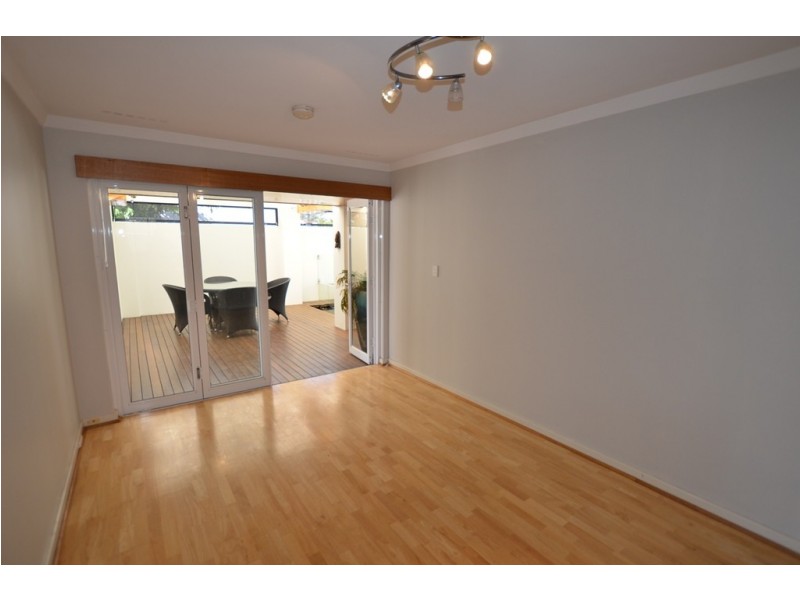 670 Beach Road, Hamersley WA 6022