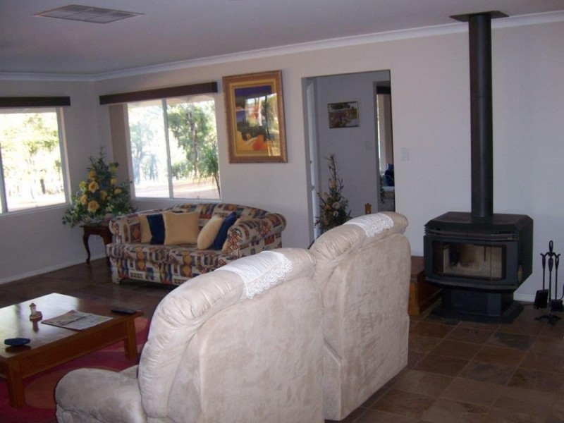 274 Santa Gertrudis Drive, Lower Chittering WA 6084