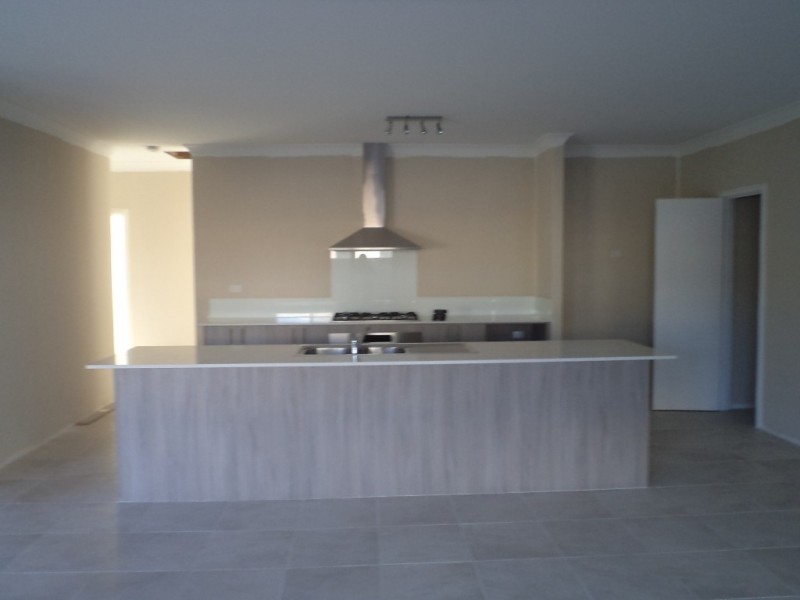 14 Breynia Link, Halls Head WA 6210