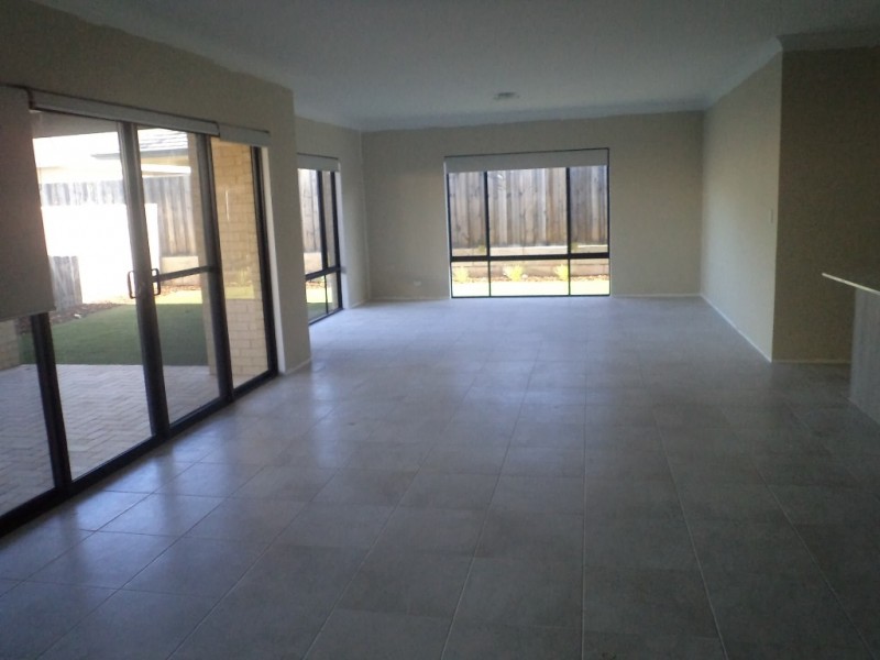 14 Breynia Link, Halls Head WA 6210