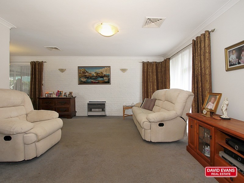 4 Fircroft Way, Hamersley WA 6022