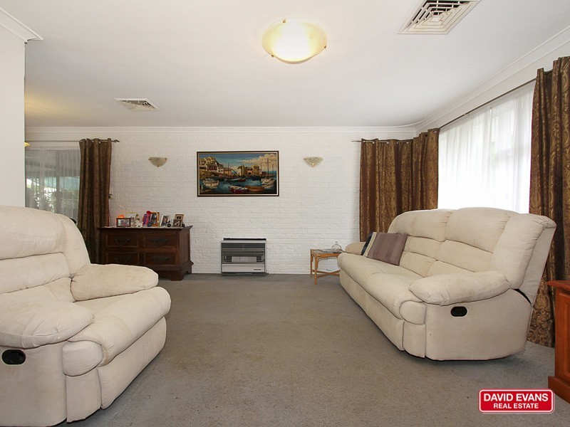 4 Fircroft Way, Hamersley WA 6022