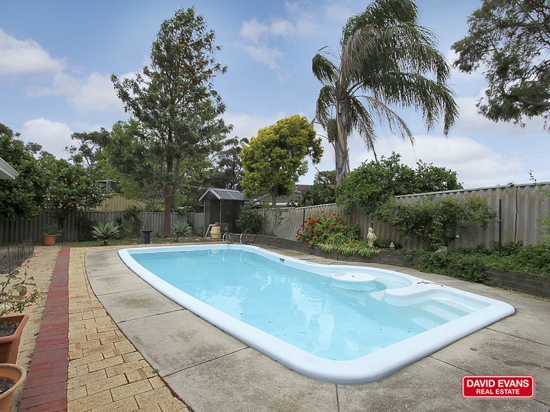 4 Fircroft Way, Hamersley WA 6022