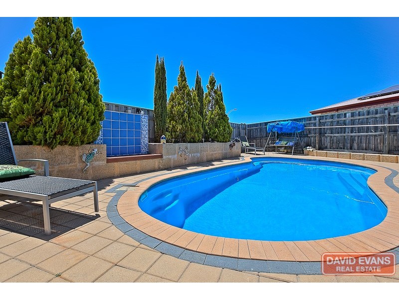 28 Ritchie Drive, Rockingham WA 6168