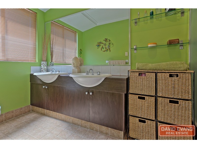 28 Ritchie Drive, Rockingham WA 6168