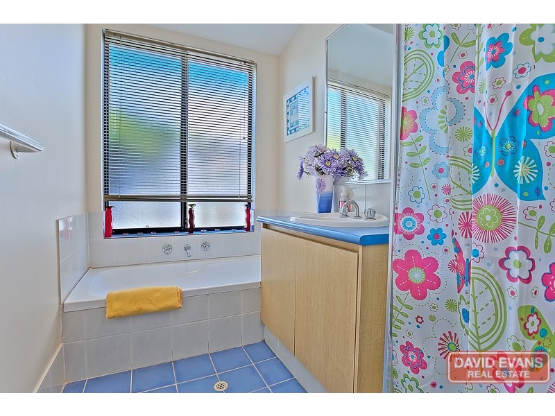 28 Ritchie Drive, Rockingham WA 6168