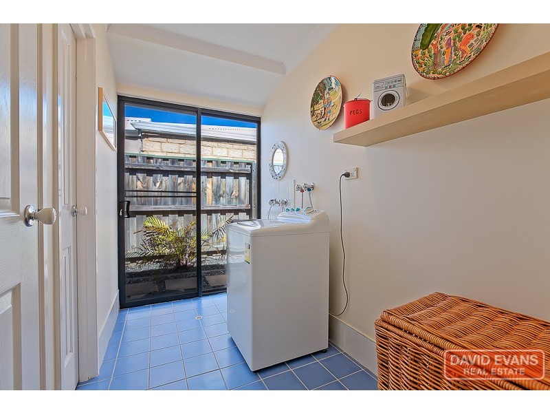 28 Ritchie Drive, Rockingham WA 6168