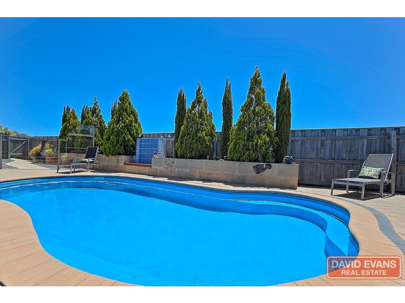 28 Ritchie Drive, Rockingham WA 6168