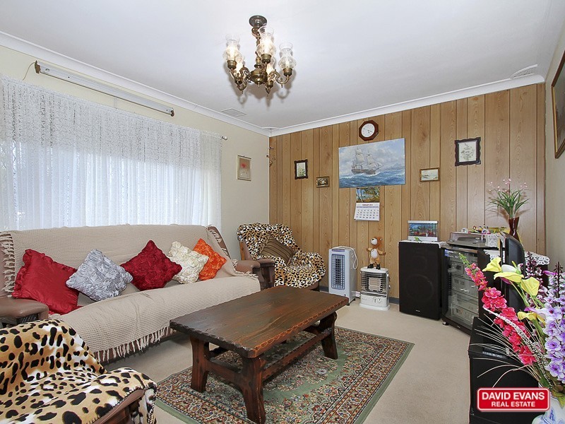 33 Brecknock way, Girrawheen WA 6064